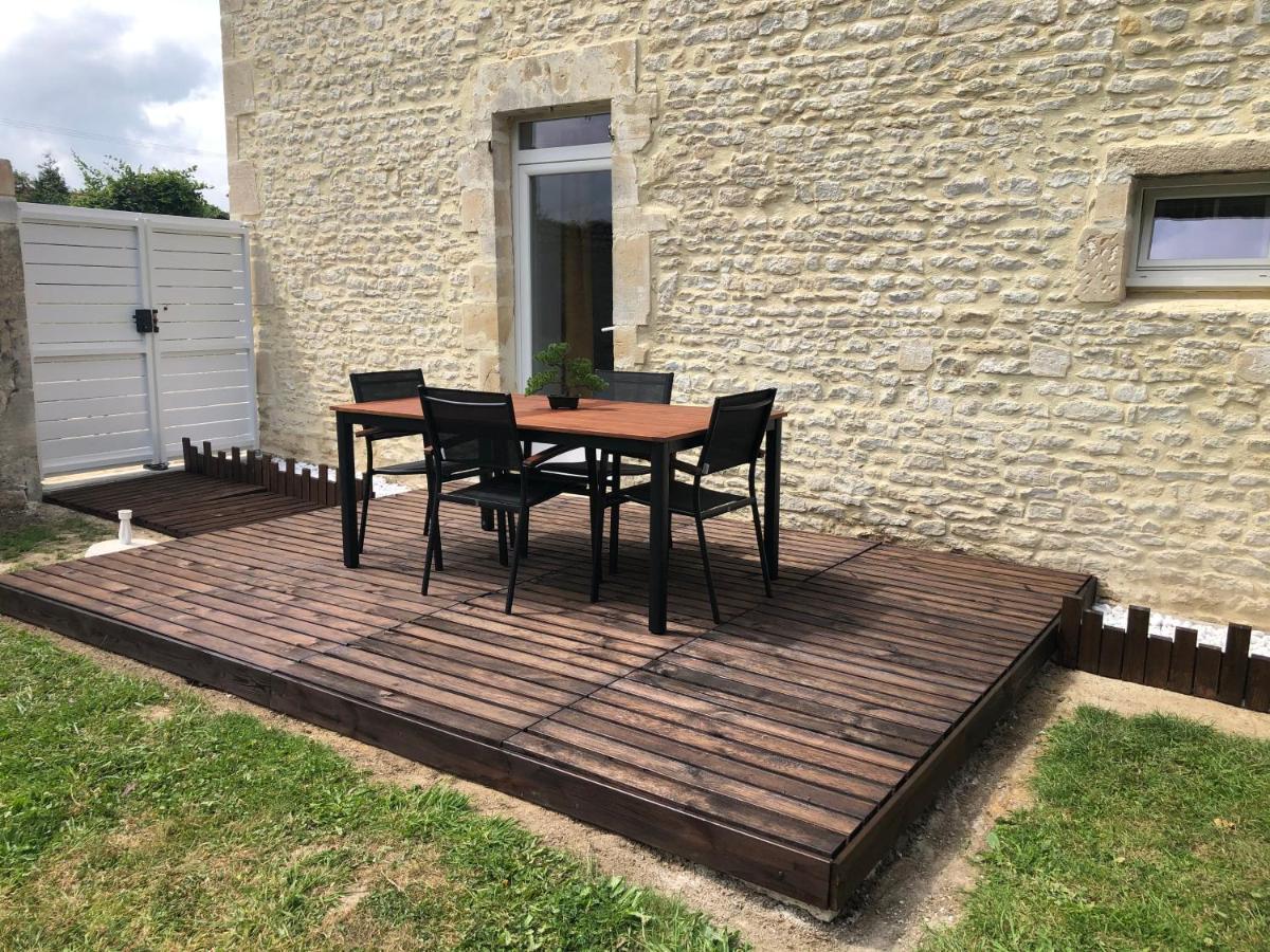 Tracy-sur-Mer Gite Avec Jardin A 1,5 Km Des Plages Du Debarquement מראה חיצוני תמונה